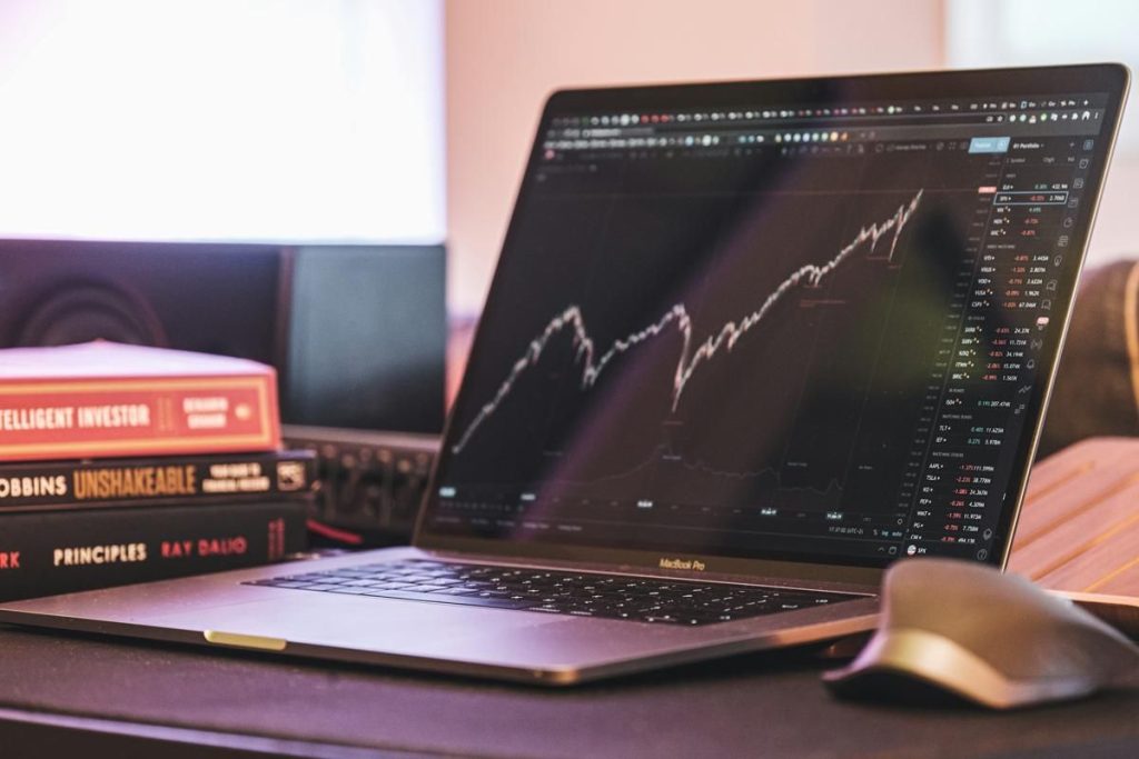 4 Strategi Investasi Emas dan Kripto yang Menguntungkan